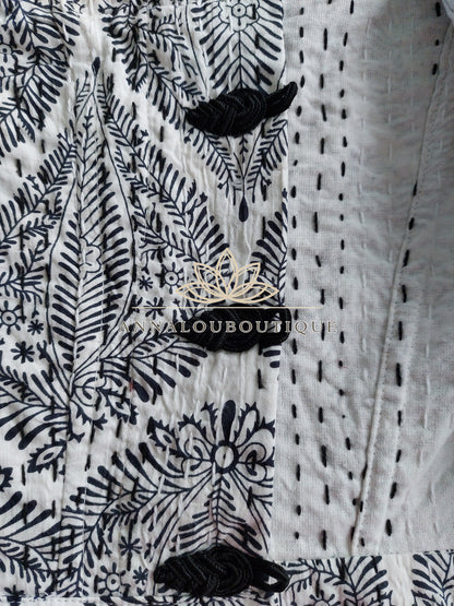 Gilet ajusté en coton à brandebourgs noirs