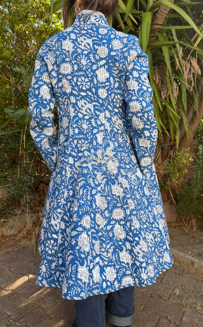 Manteau redingote matelassé bleu fleuri