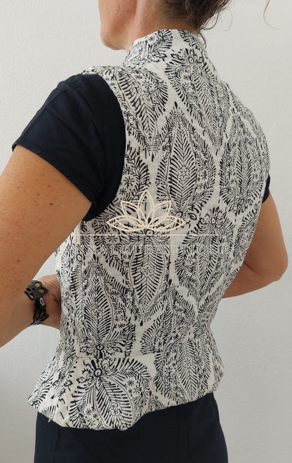 Gilet ajusté en coton à brandebourgs noirs