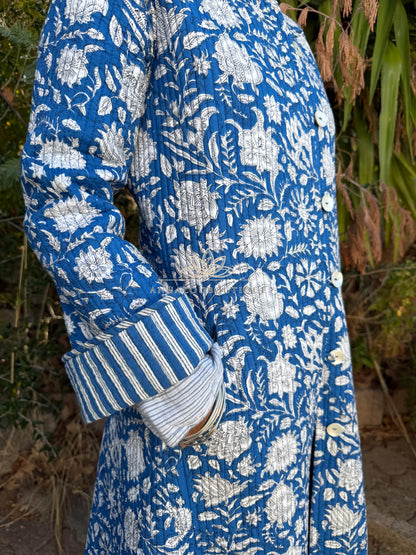 Manteau redingote matelassé bleu fleuri