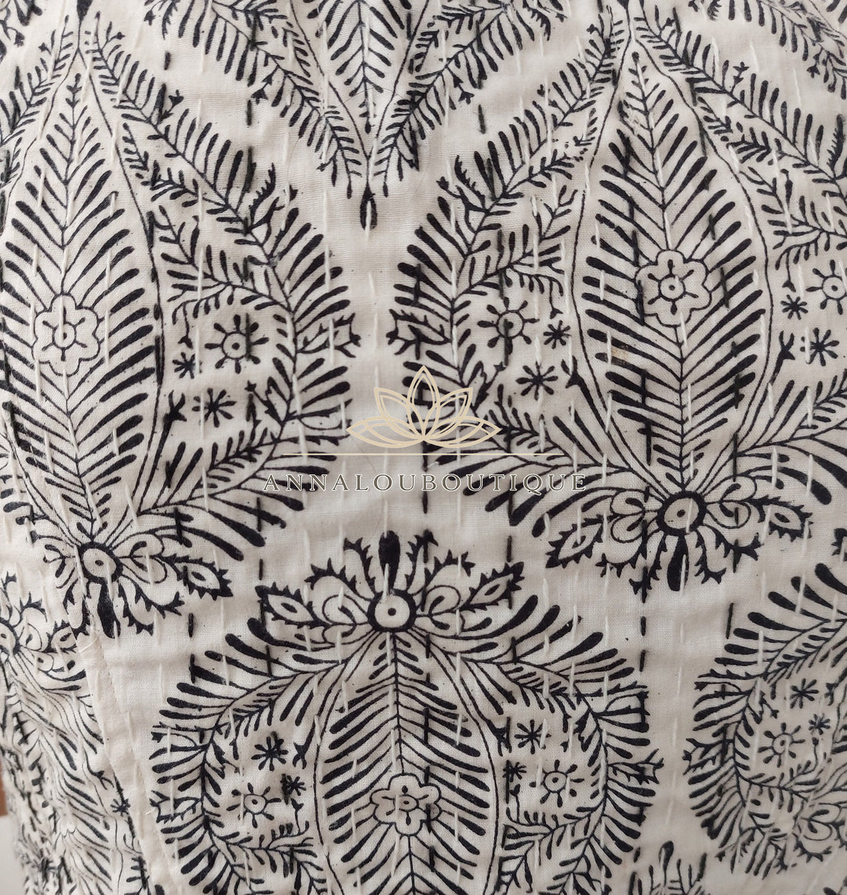 Gilet ajusté en coton à brandebourgs noirs