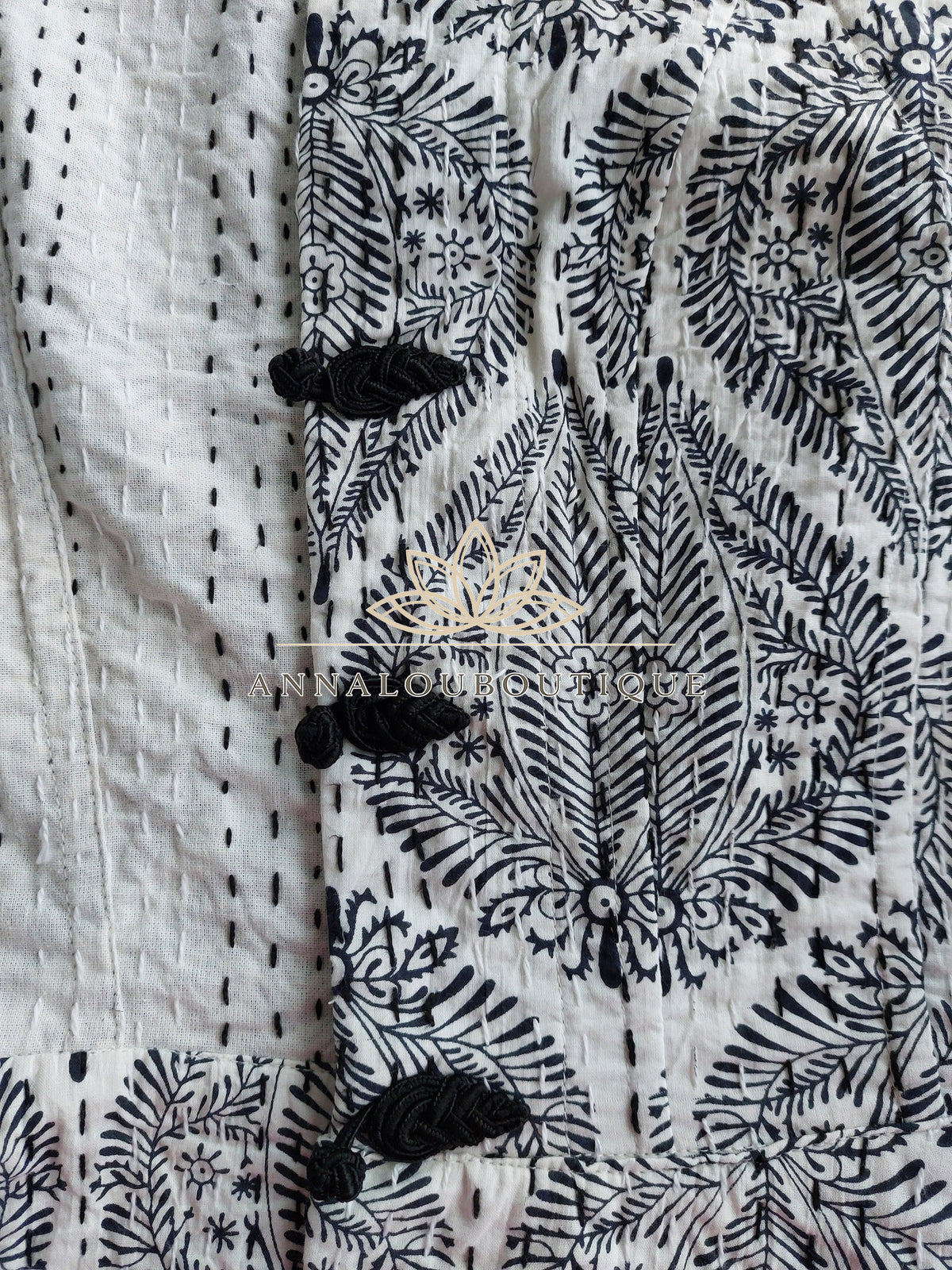 Gilet ajusté en coton à brandebourgs noirs
