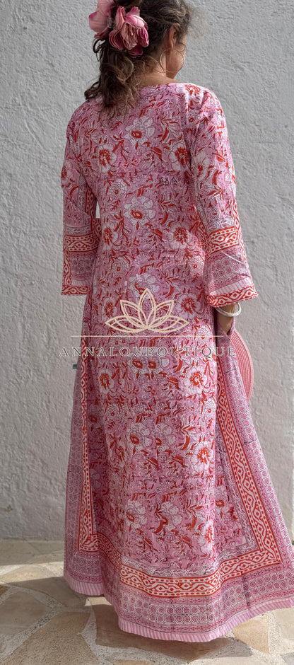 Langer ausgestellter Baumwollkaftan mit rosa und orangefarbenen Blumen