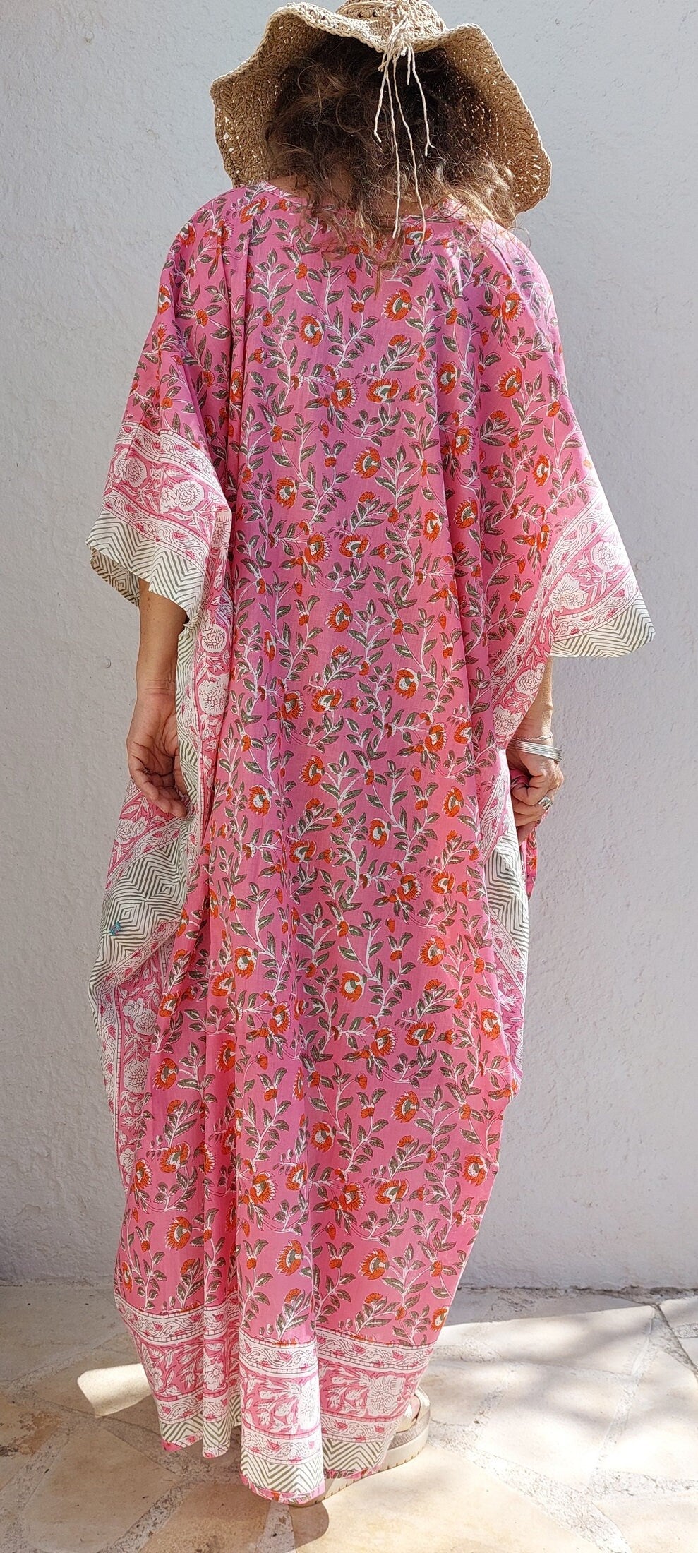 long kaftan-kimono in soft cotton, unique piece of bathrobe summer outfit, pink floral print, tiny long belt, hippie chic style
