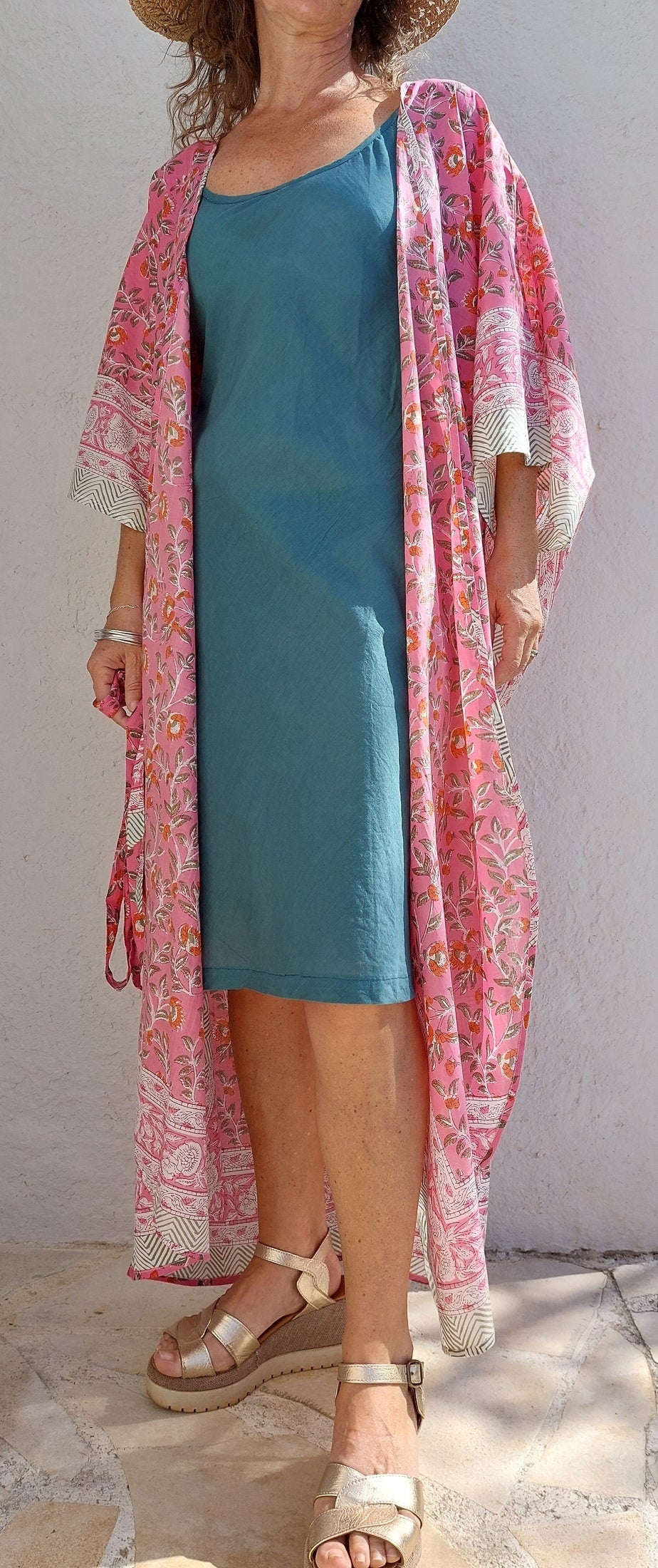 long kaftan-kimono in soft cotton, unique piece of bathrobe summer outfit, pink floral print, tiny long belt, hippie chic style