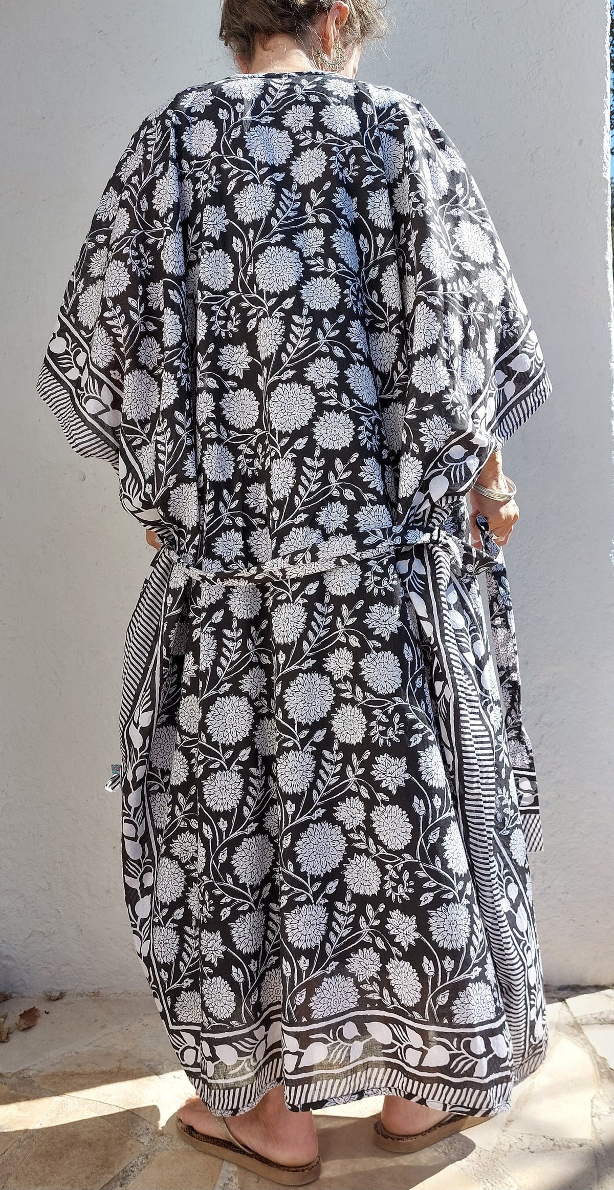 Kimono long de plage en coton fleuri avec ceinture