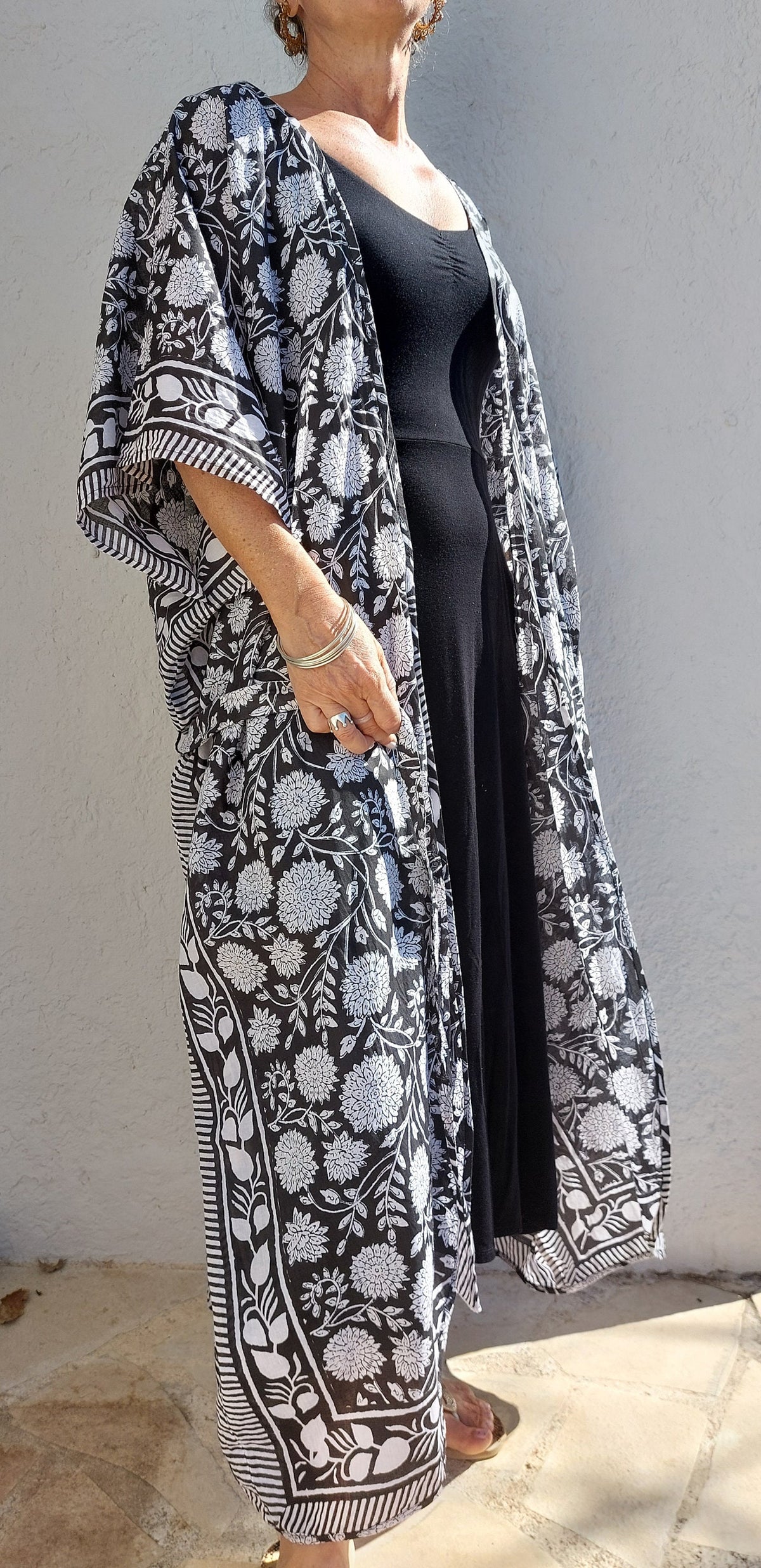 Kimono long de plage en coton fleuri avec ceinture