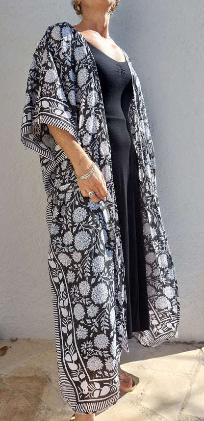 Kimono long de plage en coton fleuri avec ceinture