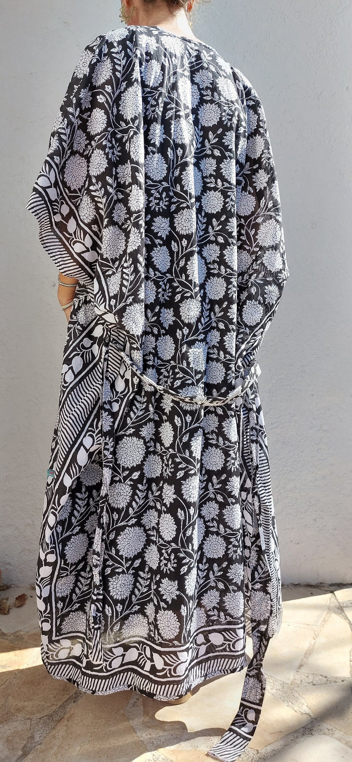 Kimono long de plage en coton fleuri avec ceinture