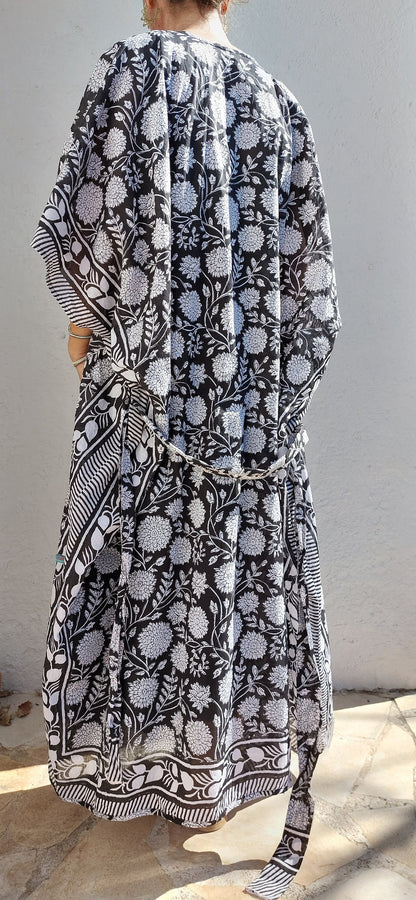 Kimono long de plage en coton fleuri avec ceinture