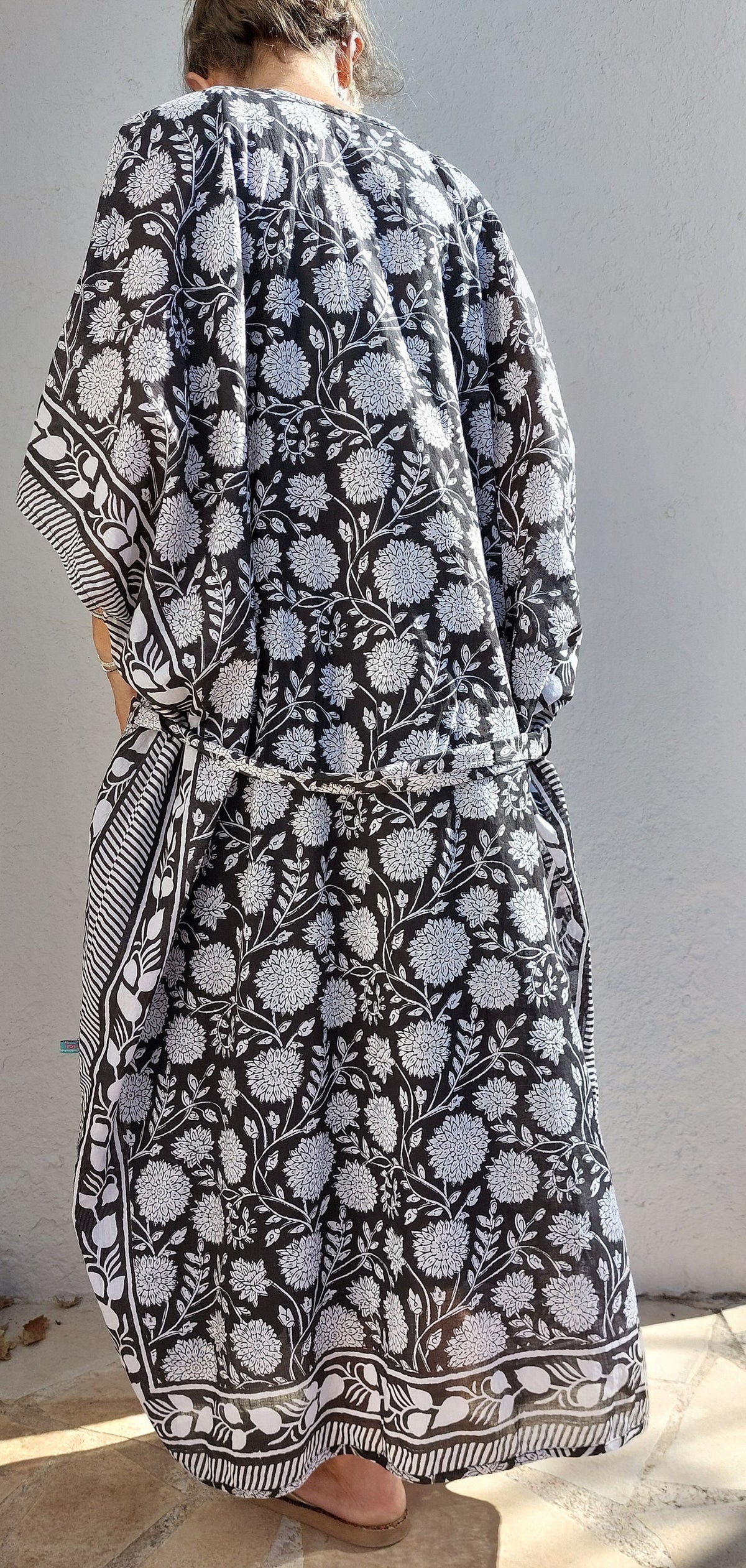 Kimono long de plage en coton fleuri avec ceinture