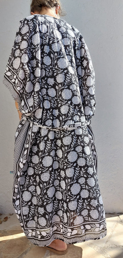Kimono long de plage en coton fleuri avec ceinture