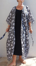 long bathrobe in soft cotton, cover-up hippie chic, unique piece black and white floral pattern, tiny long belt, long kimono