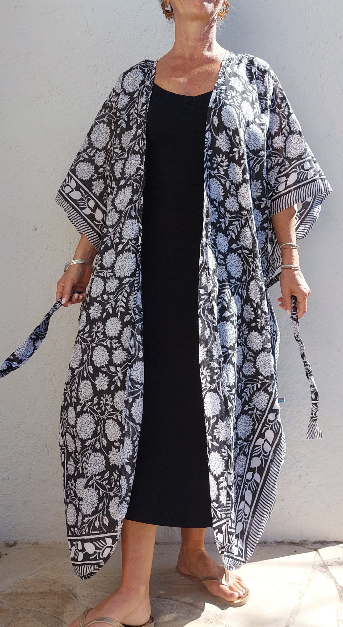Kimono long de plage en coton fleuri avec ceinture