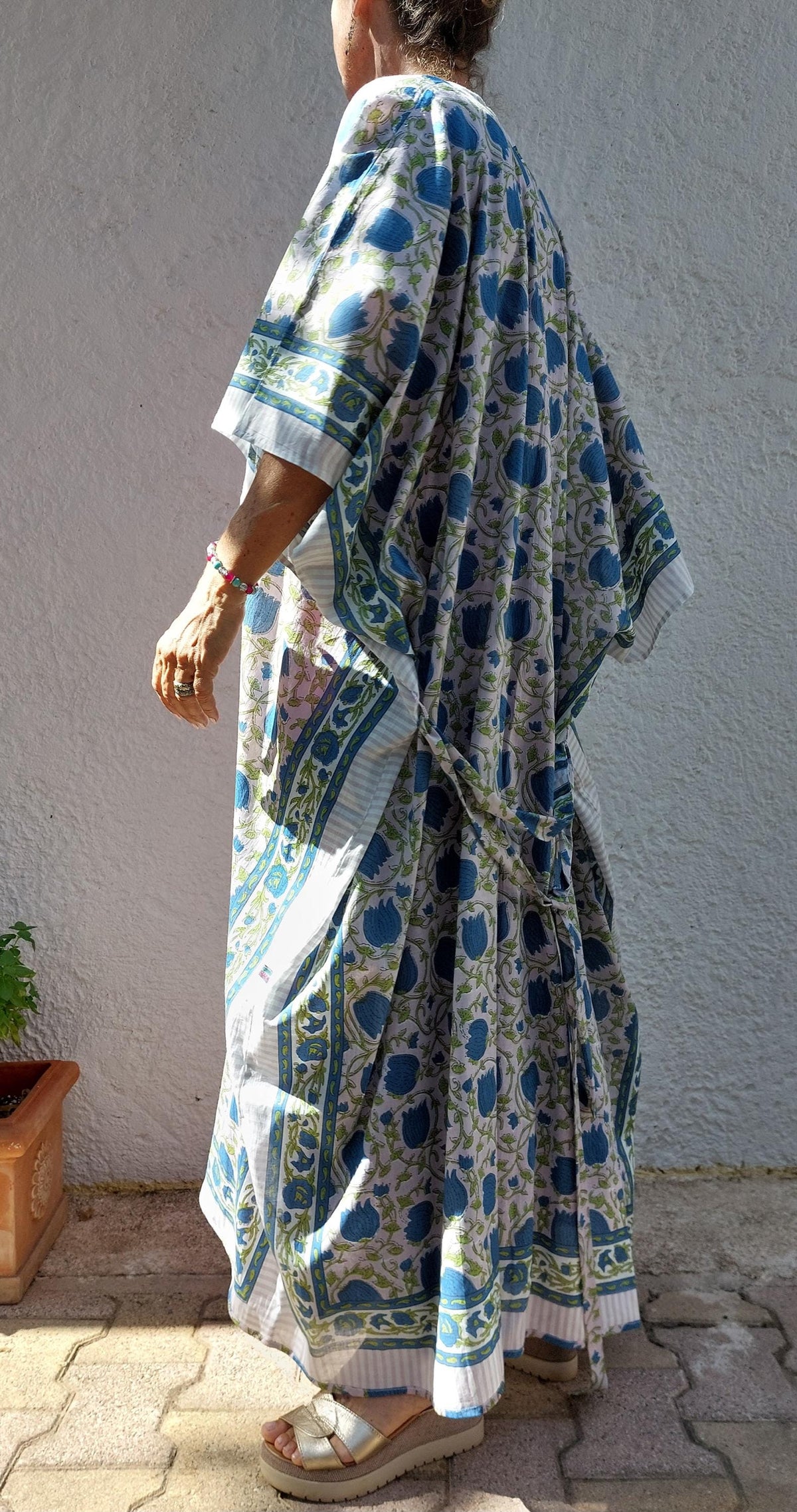 Kimono de plage fleuri en coton avec ceinture fine