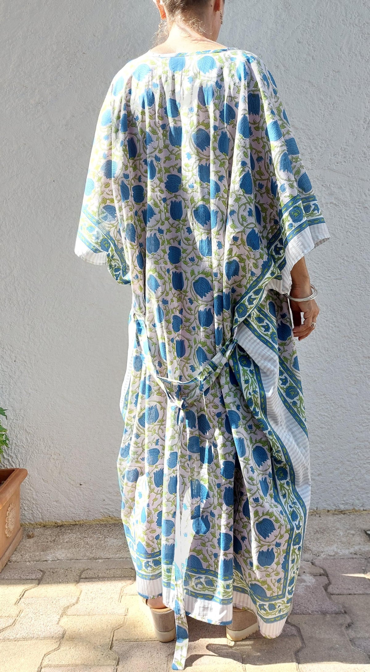 Kimono de plage fleuri en coton avec ceinture fine