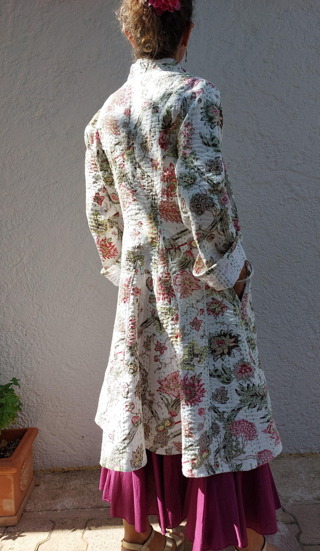frock coat in cotton not quilted,off white color,floral pattern,pink hydrangea print,shell buttons,boheme and chic outfit, hand embroidery