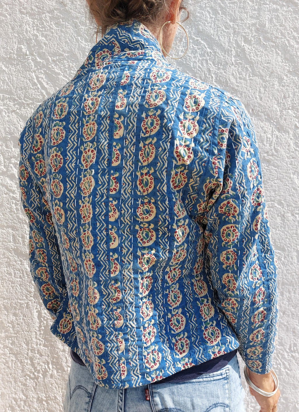 lightweight jacket in cotton not quilted,in the shades of blue and beige,paisley pattern,trumpet sleeves,mid-season outfit,hand embroidery