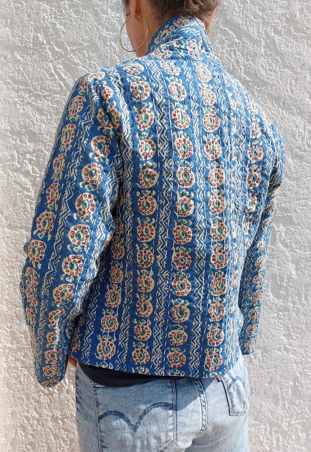 lightweight jacket in cotton not quilted,in the shades of blue and beige,paisley pattern,trumpet sleeves,mid-season outfit,hand embroidery