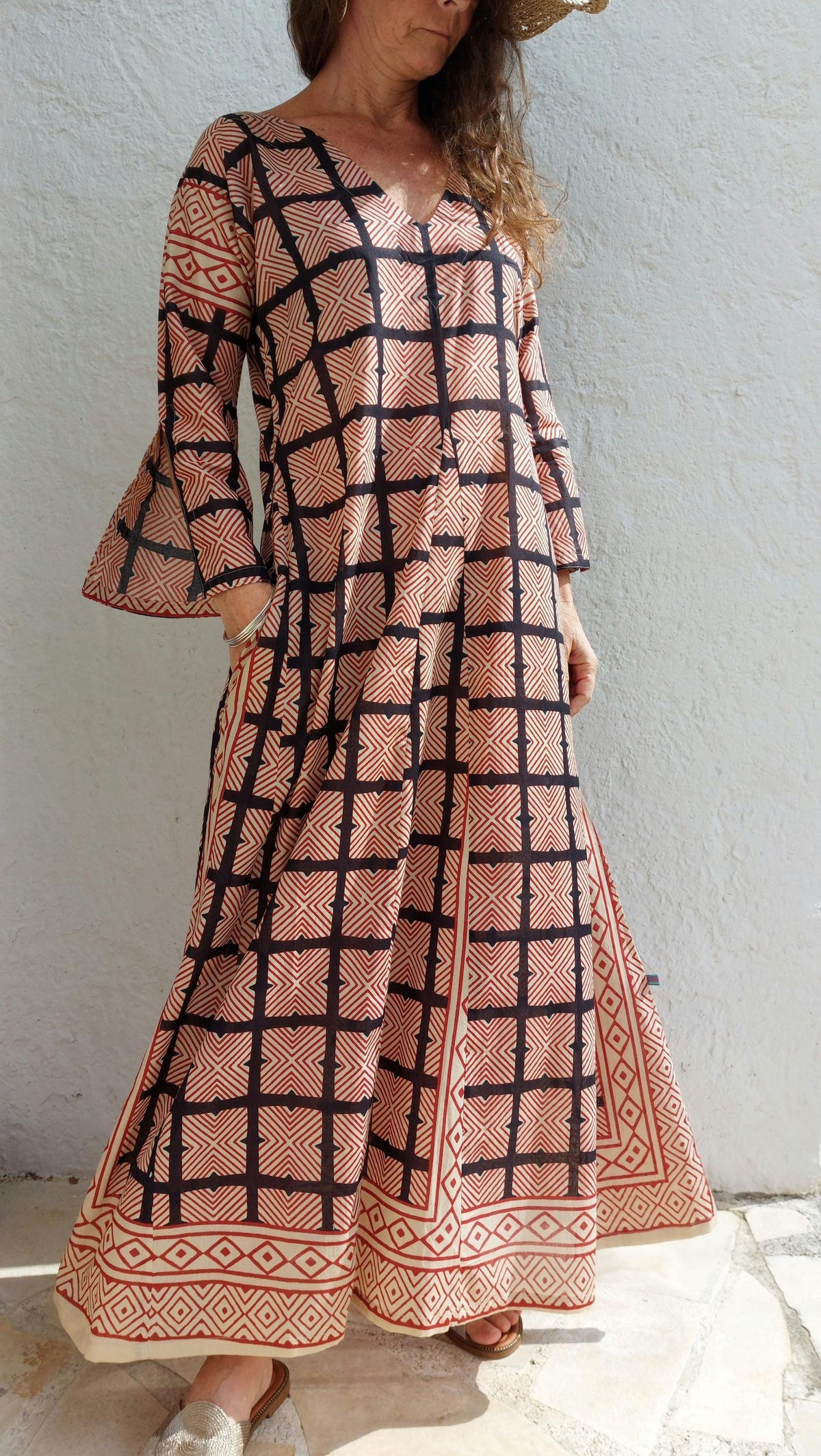 Kaftan long en coton noir et rouille géométrique