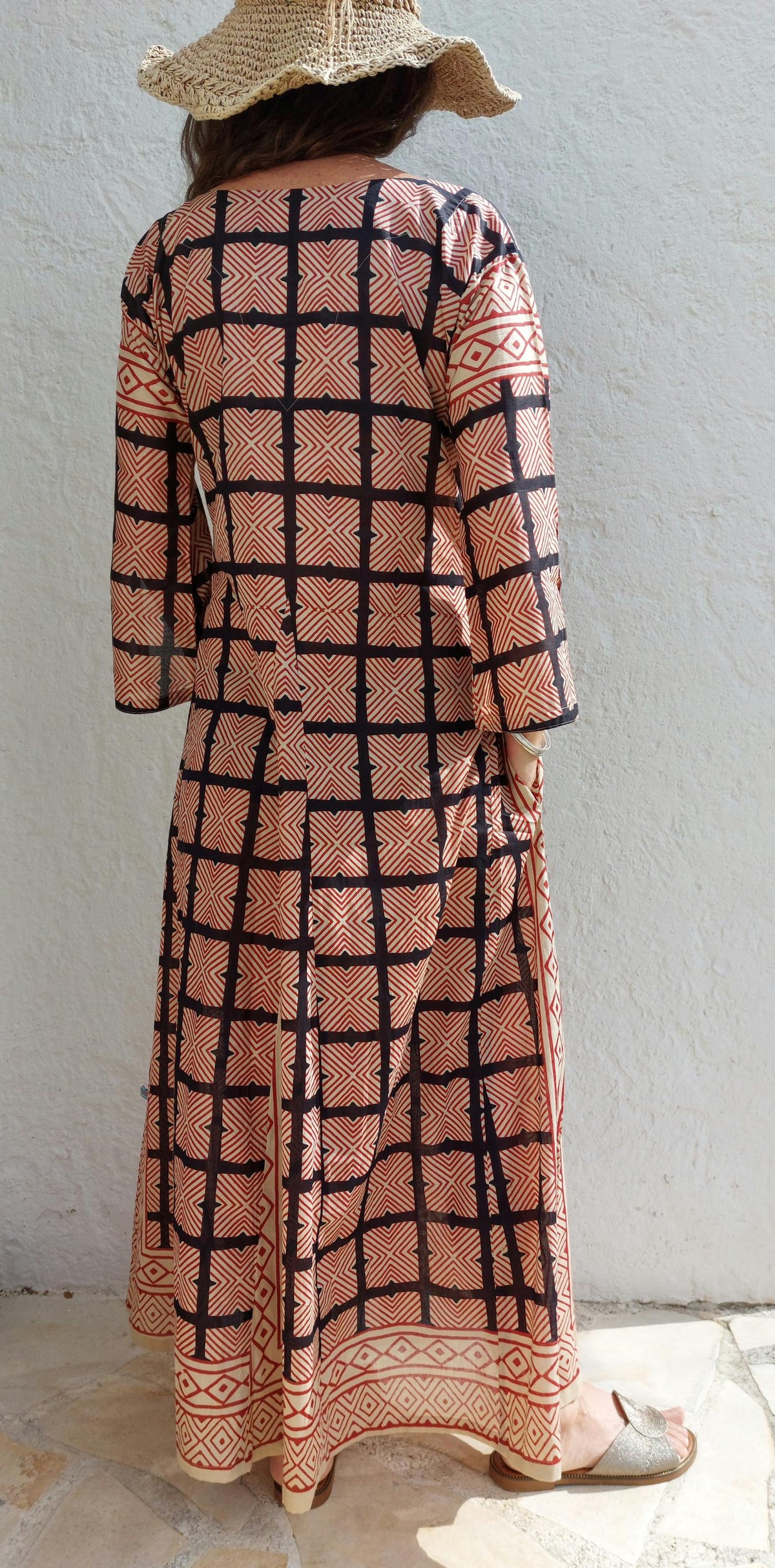 Kaftan long en coton noir et rouille géométrique