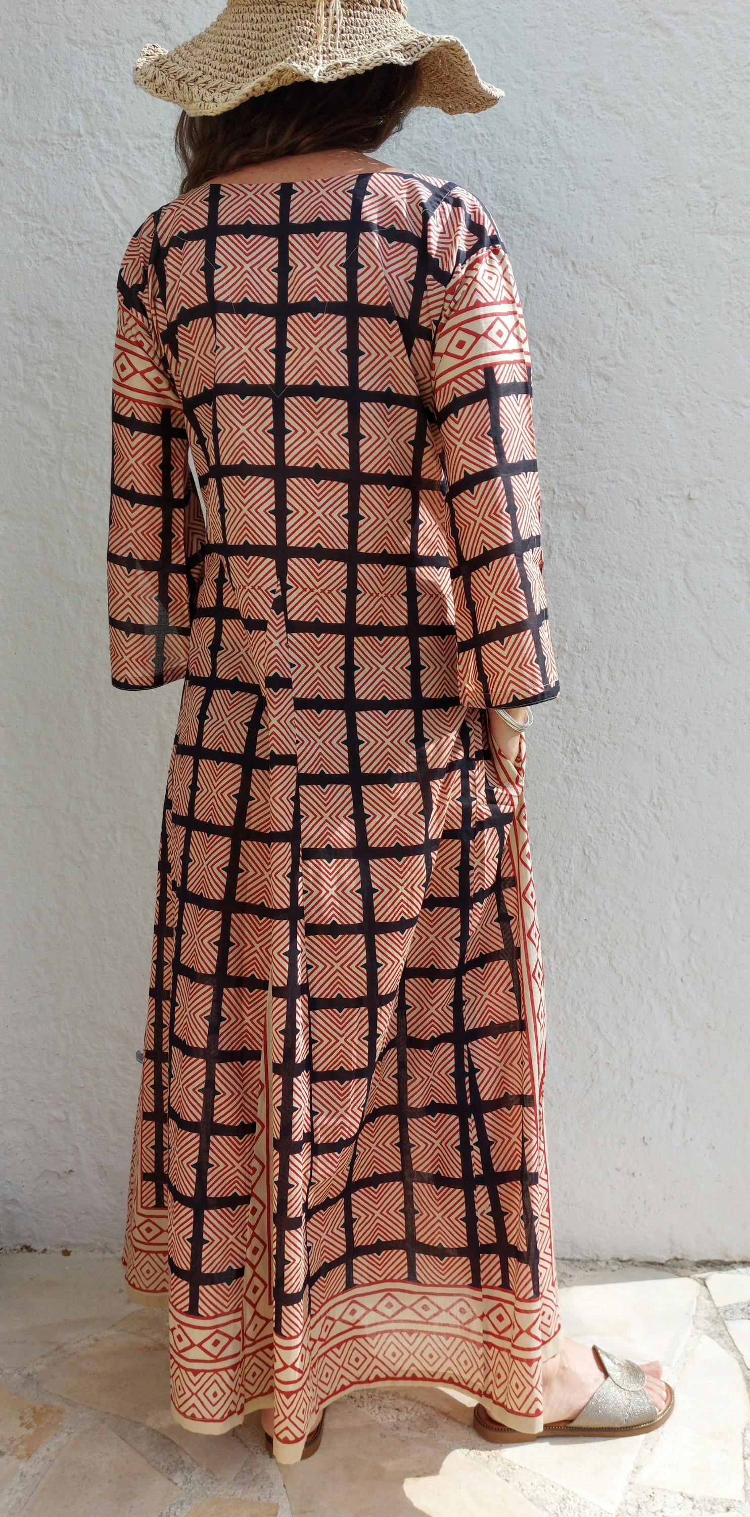 long kaftan in soft cotton, black and rusty geometric pattern