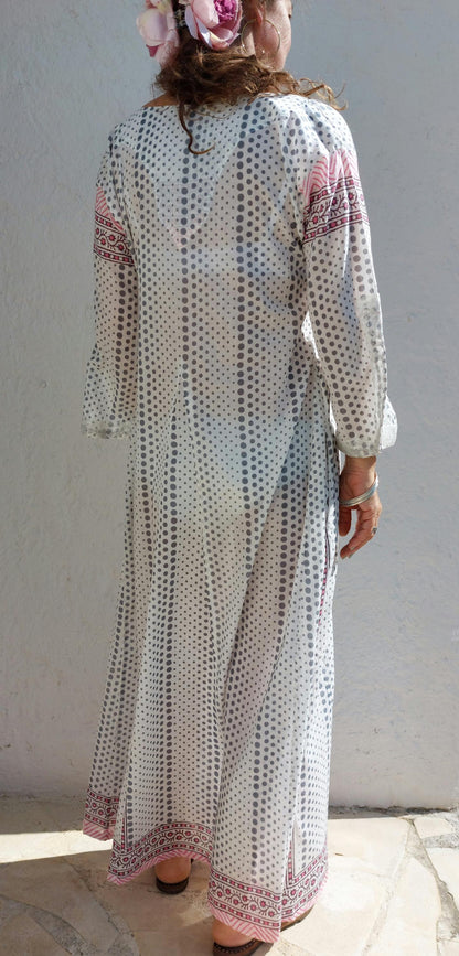Long white kaftan with grey dots and sequin sleeves