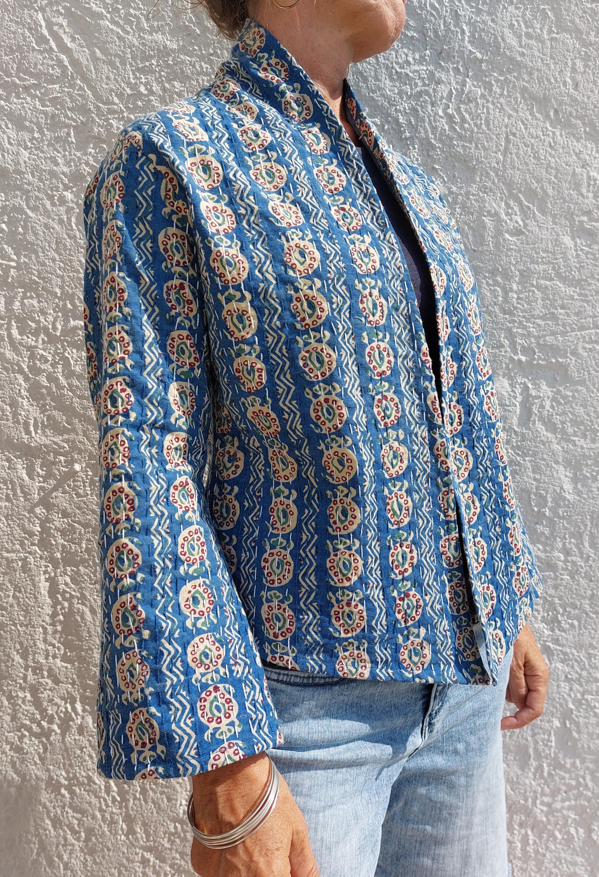 lightweight jacket in cotton not quilted,in the shades of blue and beige,paisley pattern,trumpet sleeves,mid-season outfit,hand embroidery