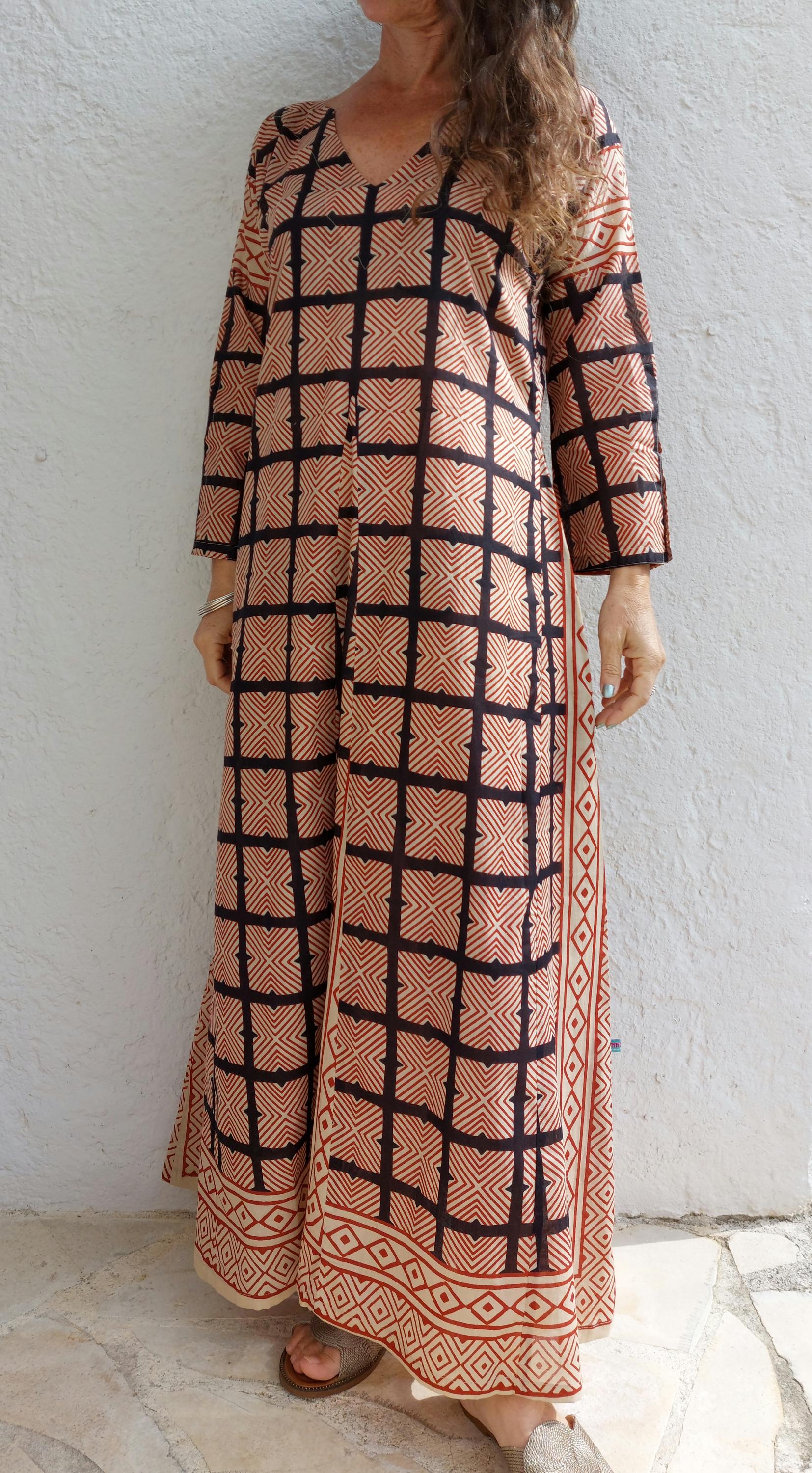 long kaftan in soft cotton, black and rusty geometric pattern