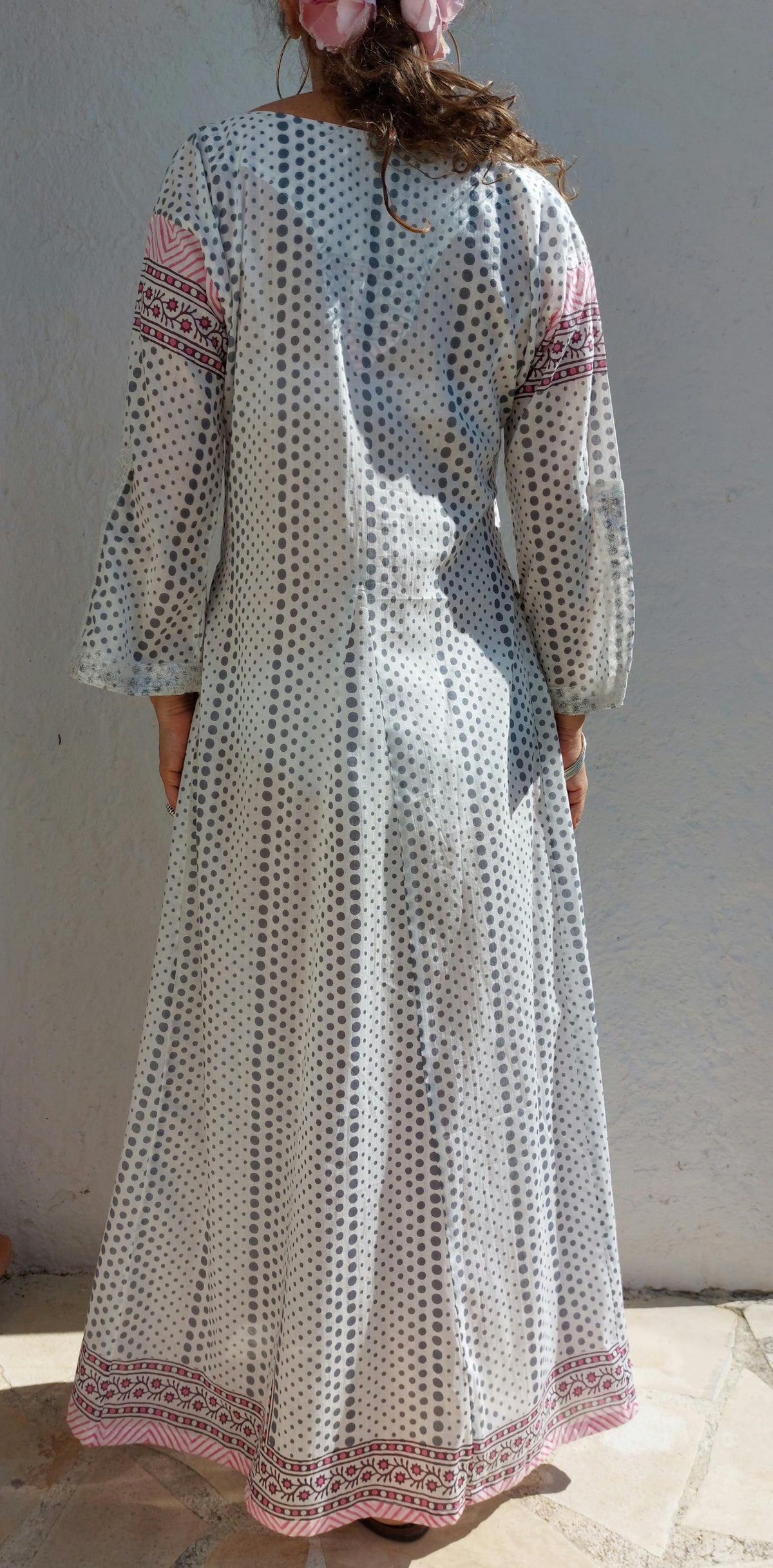 Long white kaftan with grey dots and sequin sleeves
