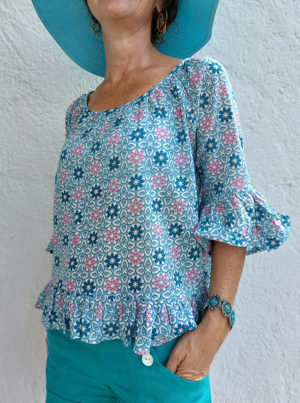 ruffles top in cotton,blue-pink mosaic pattern