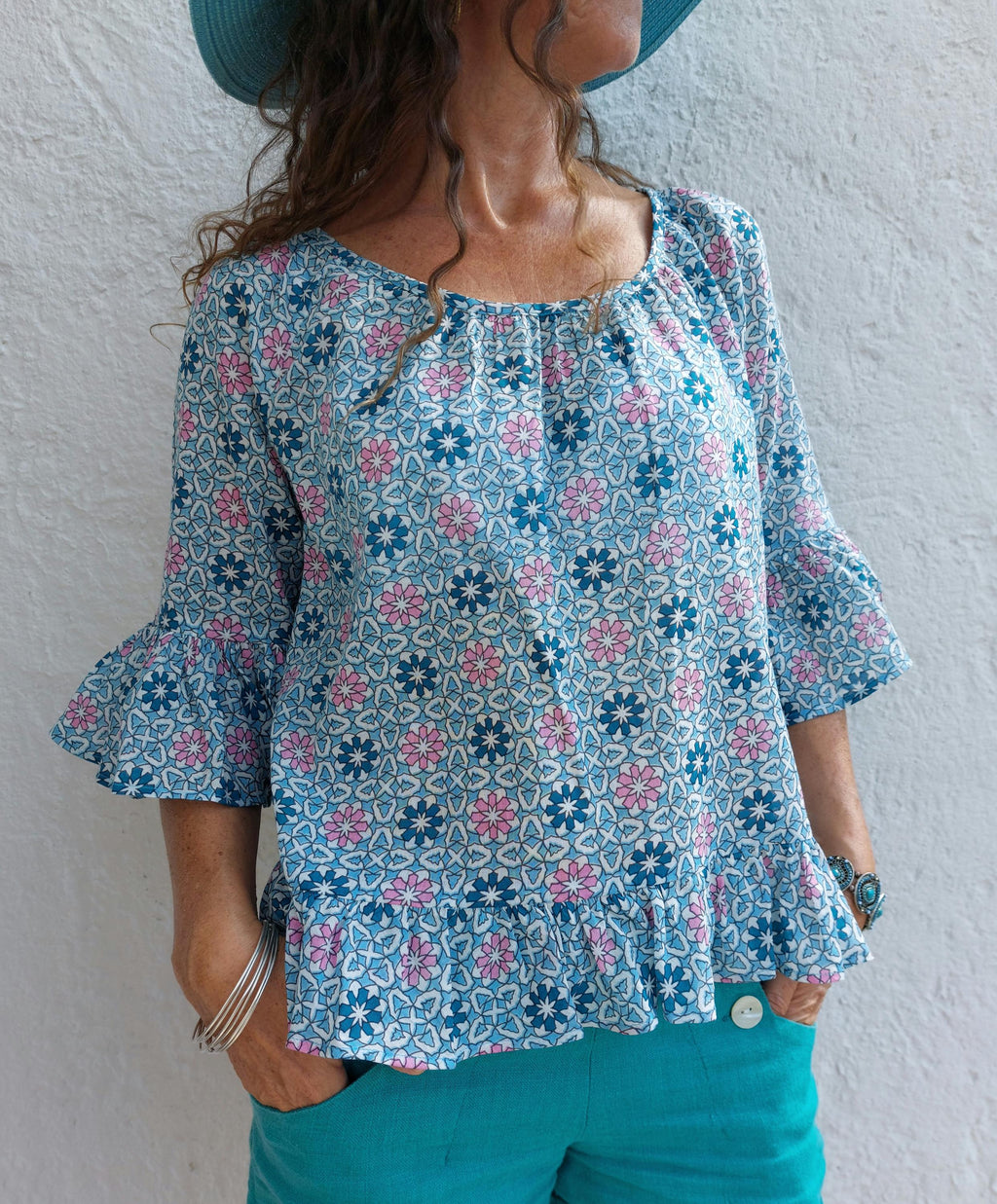 ruffles top in cotton,blue-pink mosaic pattern