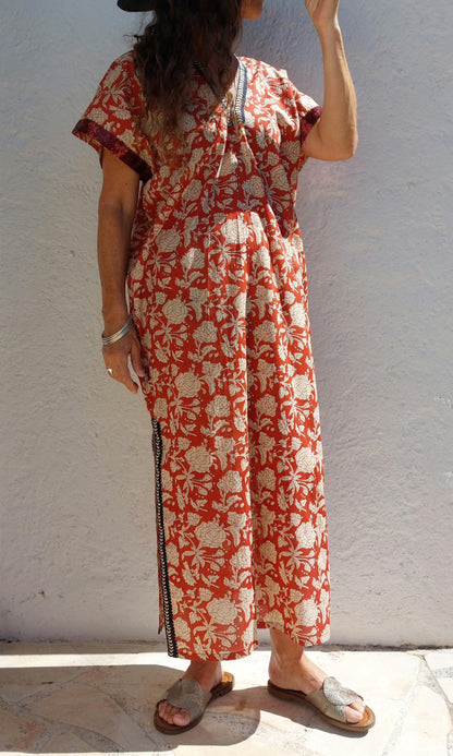 Poncho de plage fleuri, galon à sequins rouille