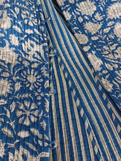 Manteau redingote matelassé bleu fleuri