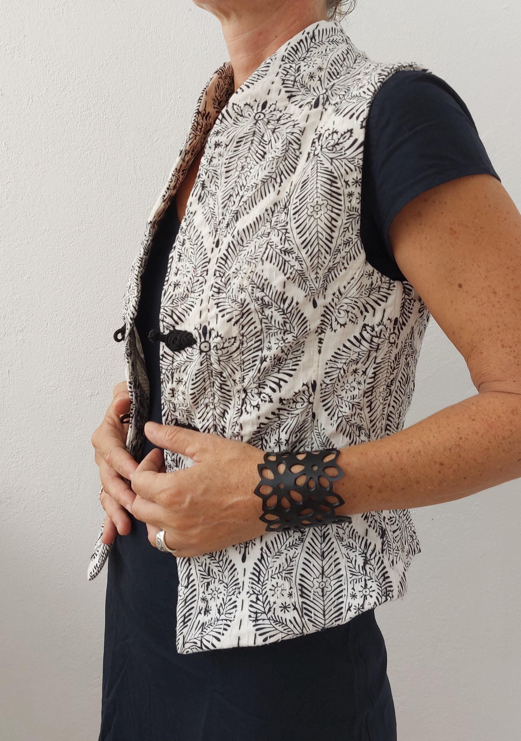 corset shape waistcoat in cotton,in the shades of black & white,diamond pattern,black brandeburg,fitted shape,hippie chic outfit