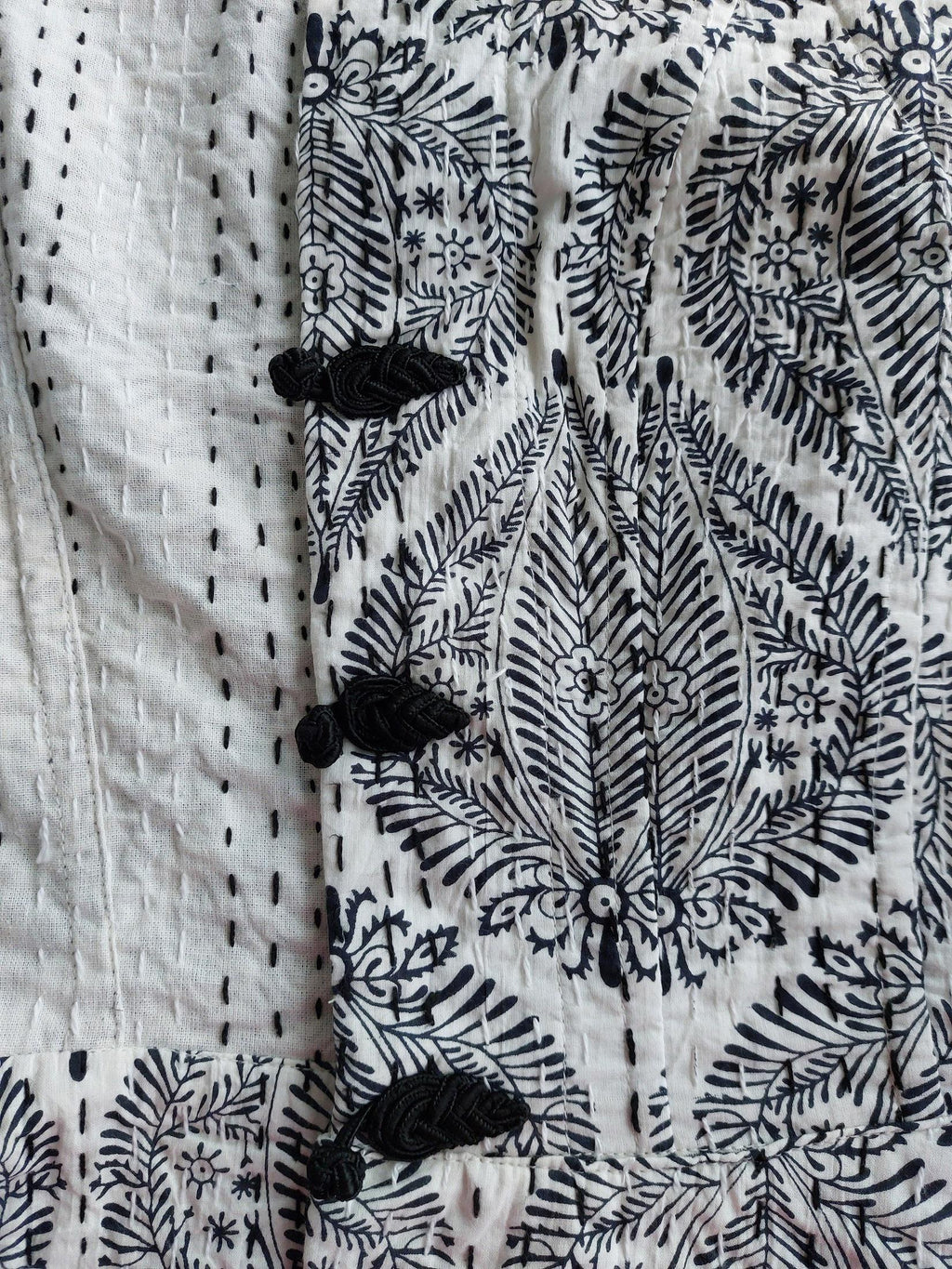 corset shape waistcoat in cotton,in the shades of black & white,diamond pattern,black brandeburg,fitted shape,hippie chic outfit