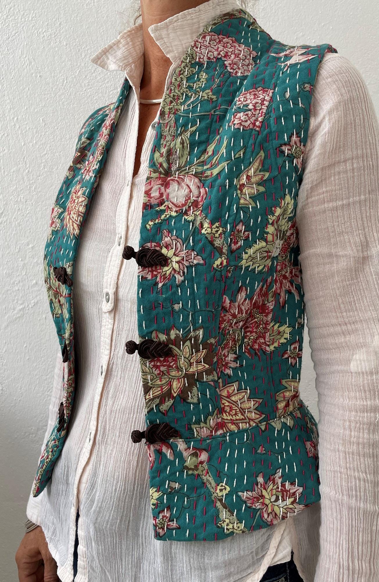 waistcoat in cotton not quilted,teal color and pink hydrangea print,boheme chic style,fitted jacket,limited series,corset shape