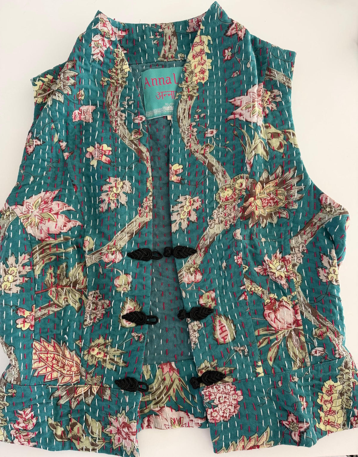 Gilet corseté bleu canard à hortensias roses
