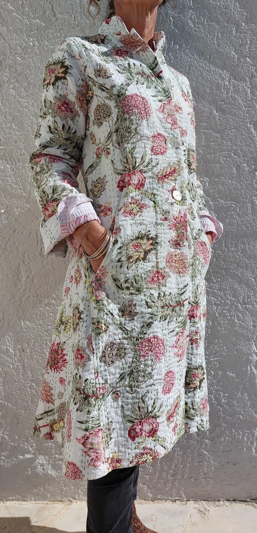 frock coat in cotton not quilted,off white color,floral pattern,pink hydrangea print,shell buttons,boheme and chic outfit, hand embroidery