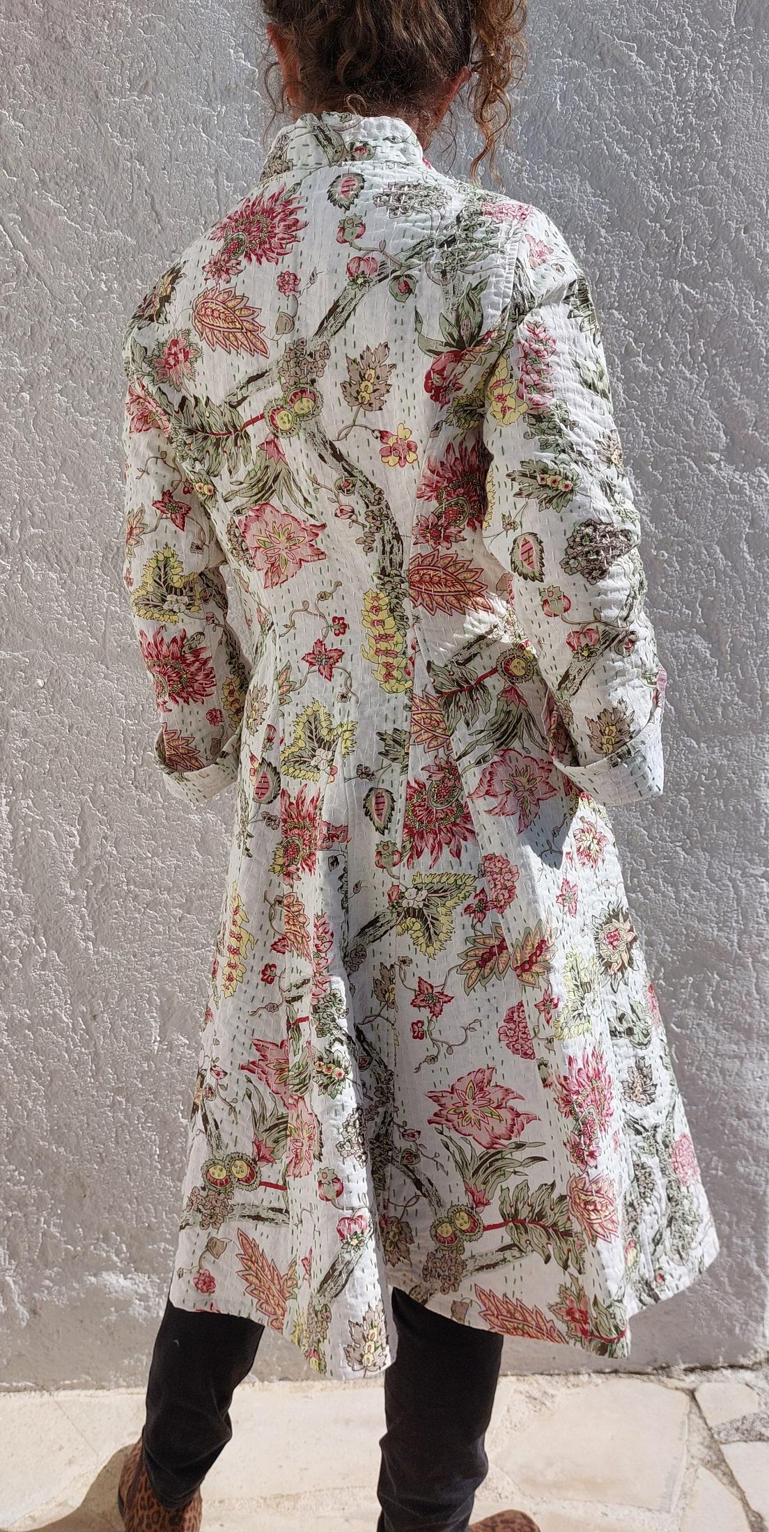 frock coat in cotton not quilted,off white color,floral pattern,pink hydrangea print,shell buttons,boheme and chic outfit, hand embroidery