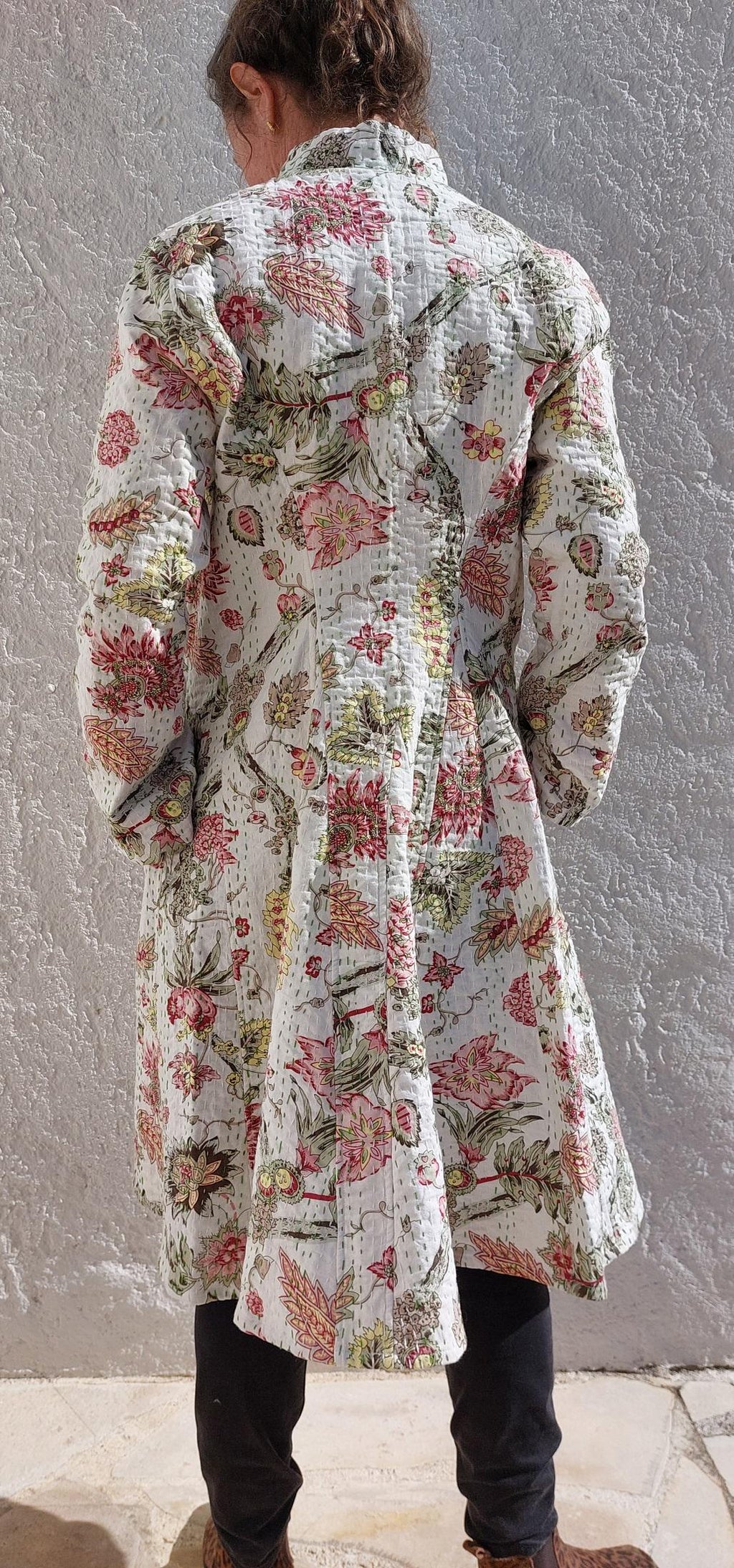 frock coat in cotton not quilted,off white color,floral pattern,pink hydrangea print,shell buttons,boheme and chic outfit, hand embroidery