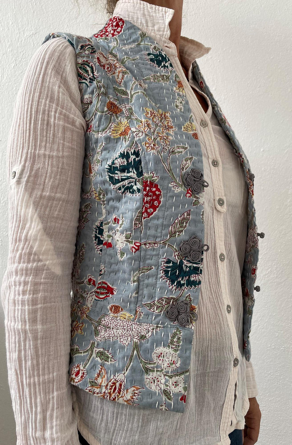 Boho Cotton Waistcoat – Corset Style Fitted Vest, Grey Floral Print, Brandenburg Closure Waistcoat, Chic Artisan Women’s Top