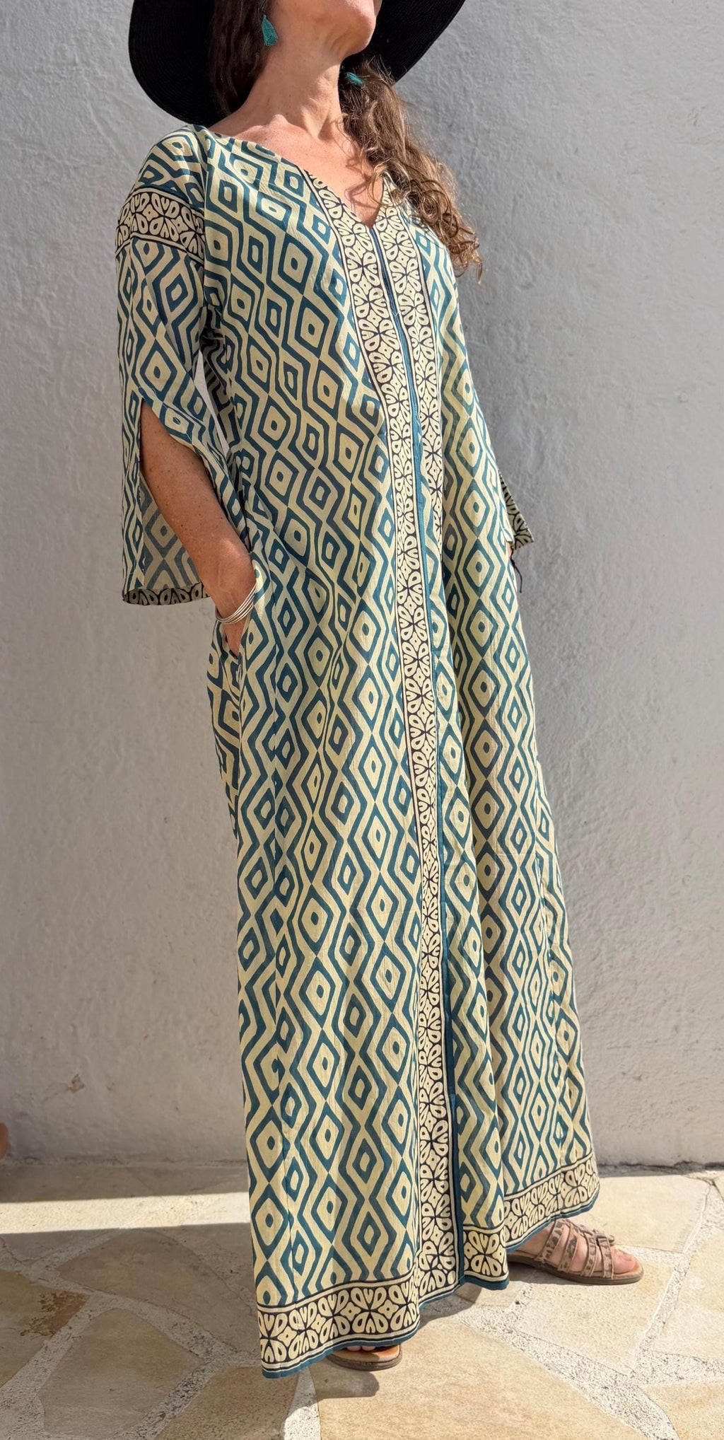 long kaftan in soft cotton,beige color,geometric blue pattern,summer outfit,flared shape,beach party dress