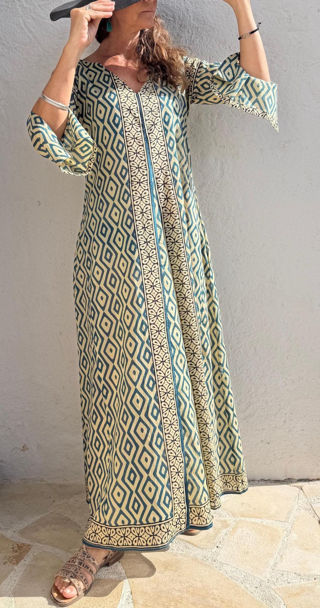 long kaftan in soft cotton,beige color,geometric blue pattern,summer outfit,flared shape,beach party dress