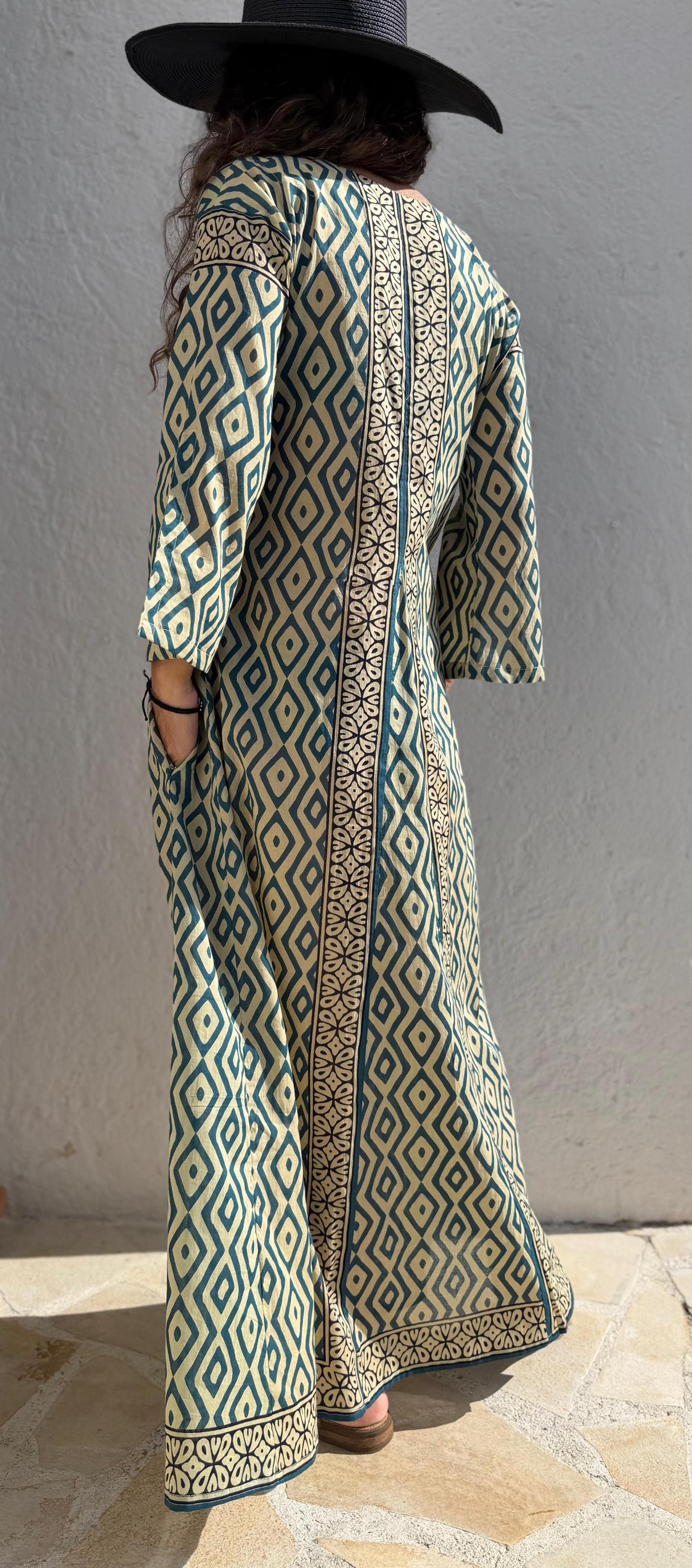 long kaftan in soft cotton,beige color,geometric blue pattern,summer outfit,flared shape,beach party dress