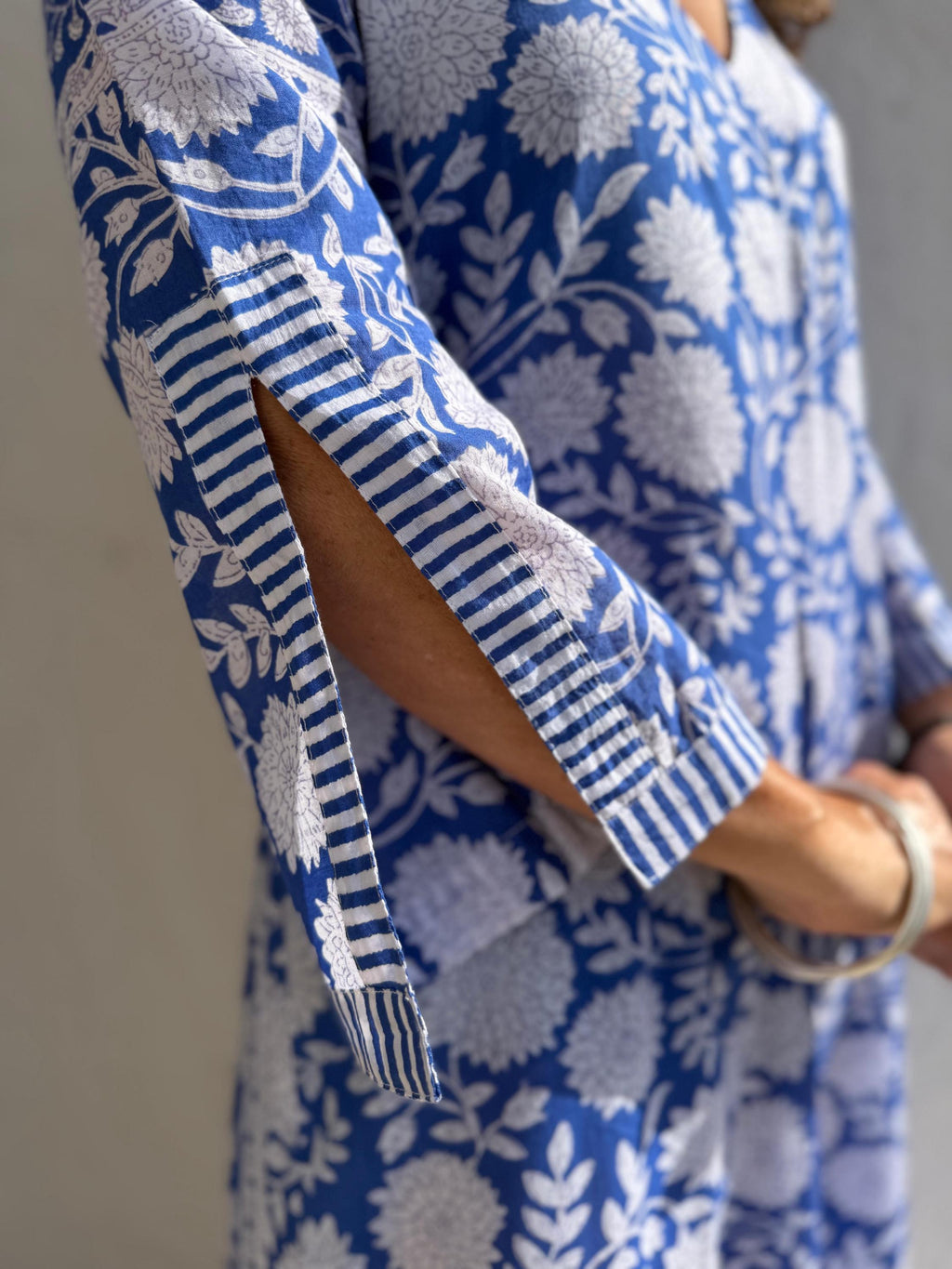 long kaftan in soft cotton,navy blue color,white flowers,summer boho chic dress,beach wear,flared sleeves