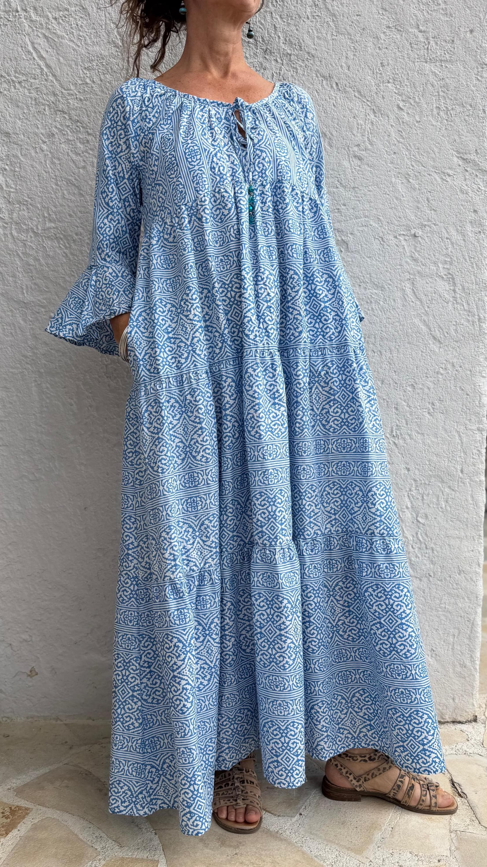 long ruffled dress in cotton,geometric pattern,blue & white colors,bohochic summer outfit