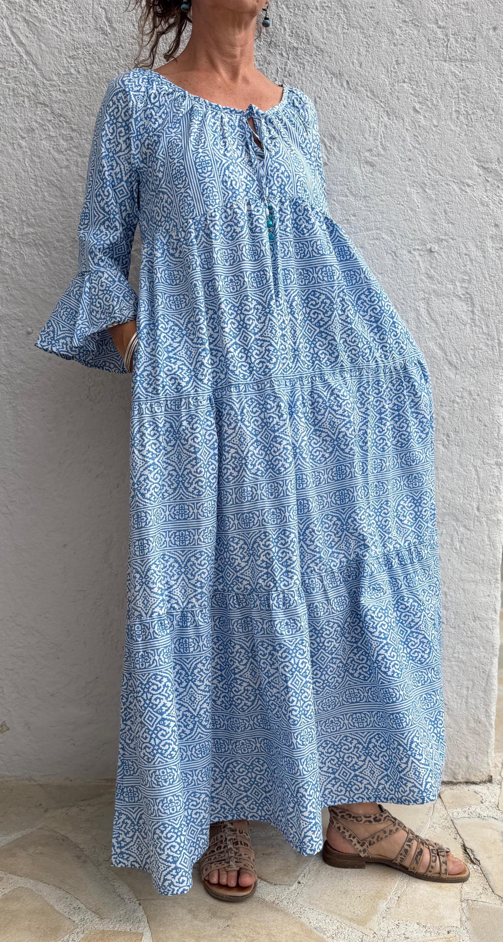 long ruffled dress in cotton,geometric pattern,blue & white colors,bohochic summer outfit