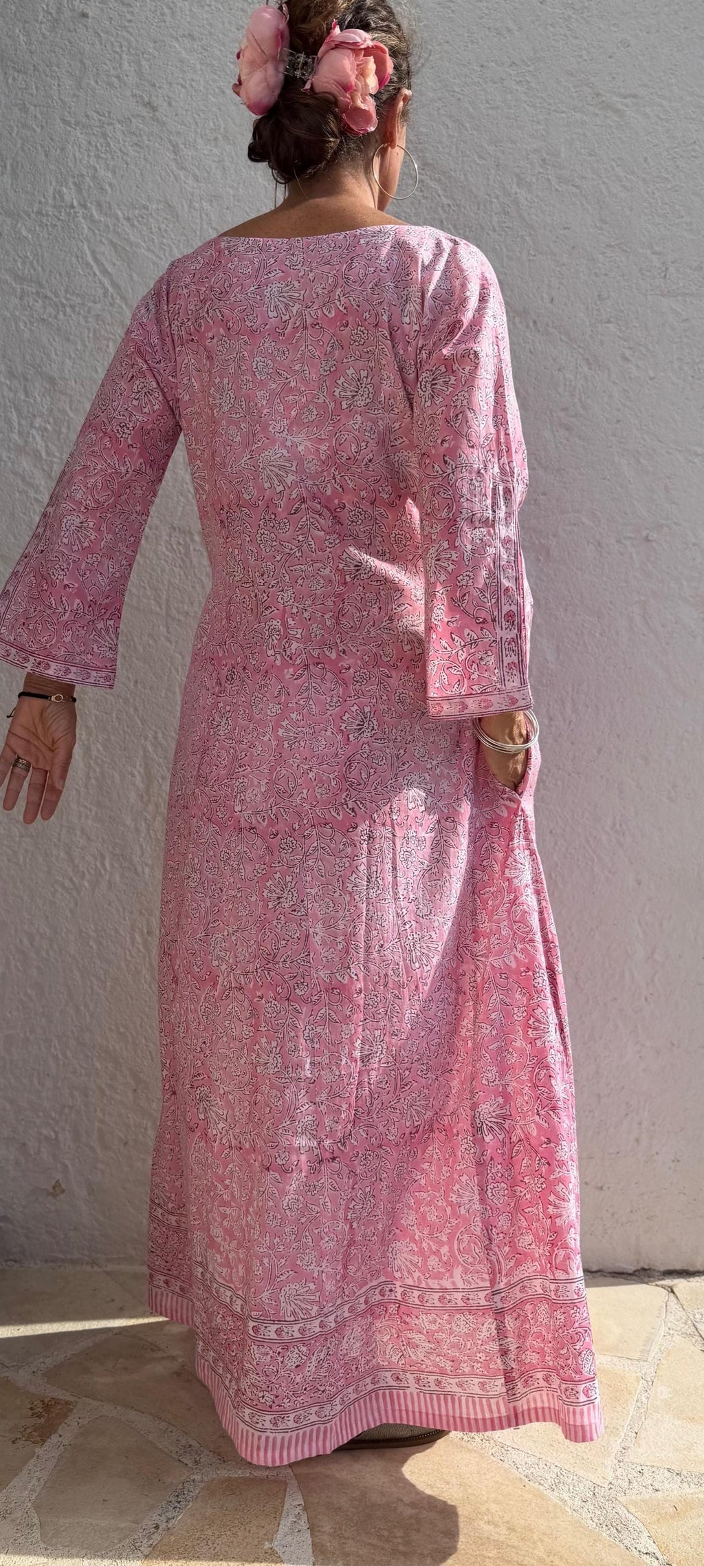 long kaftan in soft cotton,pink color,floral pattern,summer outfit,flared shape,beach party dress