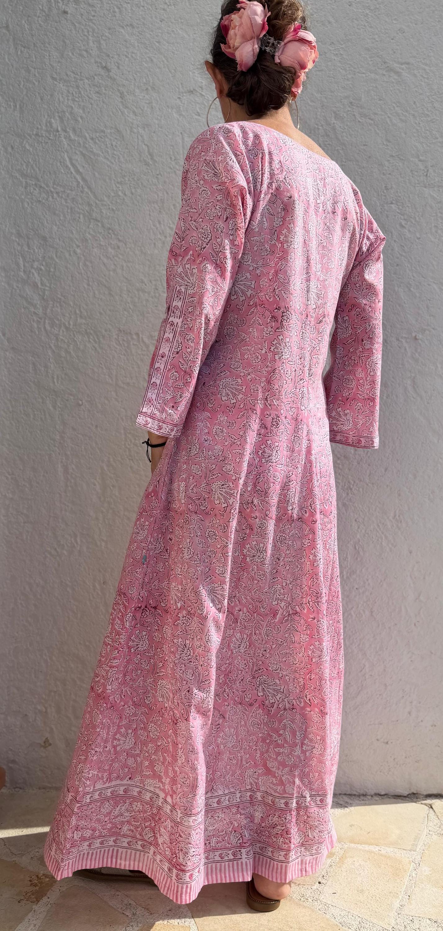 long kaftan in soft cotton,pink color,floral pattern,summer outfit,flared shape,beach party dress